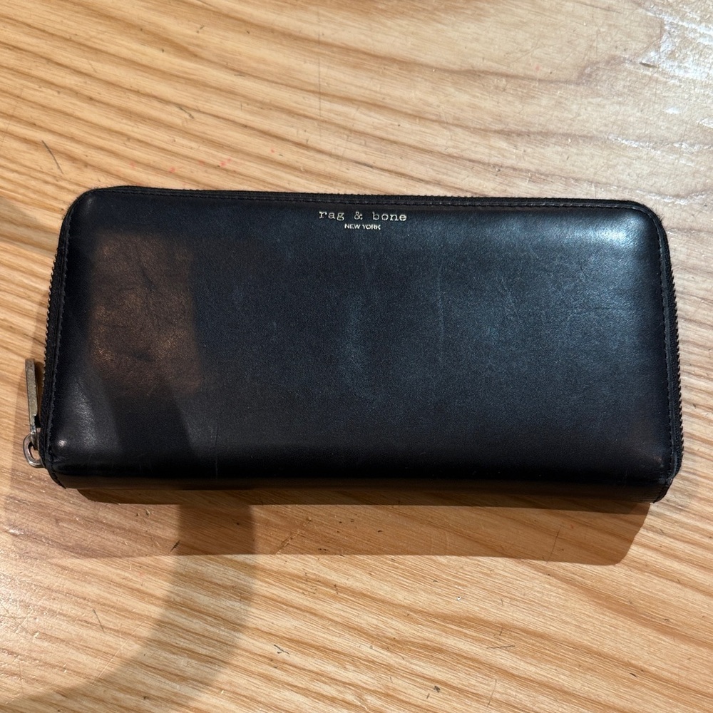 Rag & Bone Classic Black Woman’s Wallet